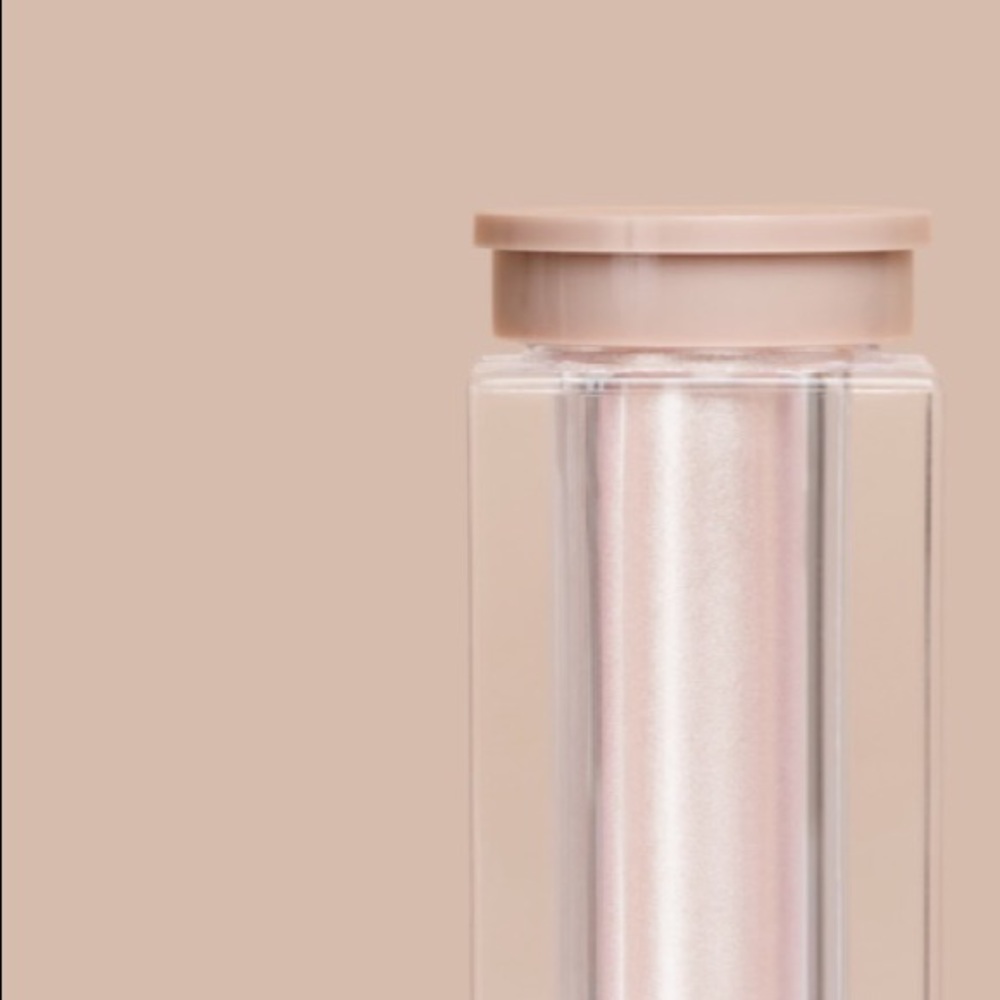 KKW beauty ultralight beam highlighter
